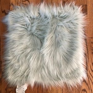 Set of 2 Fun Fur Accent Pillows NEW W tags.
